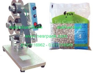 ماكينة طباعة تاريخ الانتاج وتاريخ الصلاحية على أكياس حبوب الترمس